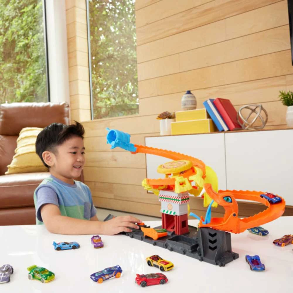 Mattel HOT WHEELS CITY rinkinys – Gyvatė picerijoje (HTN81)