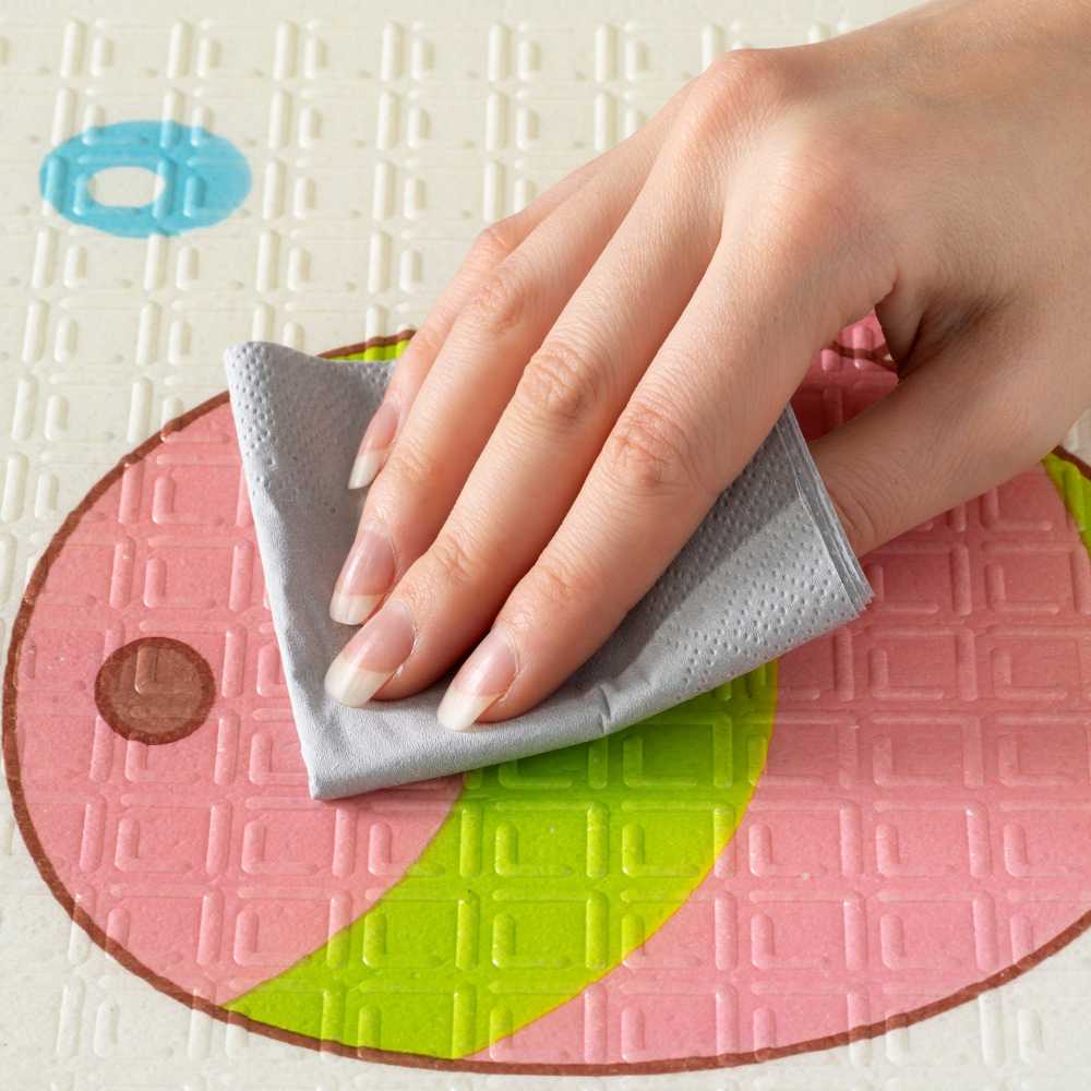 Humbi dvipusis sulankstomas mokomasis kilimėlis su XPE putomis 120x180 gyvūnų žirafos