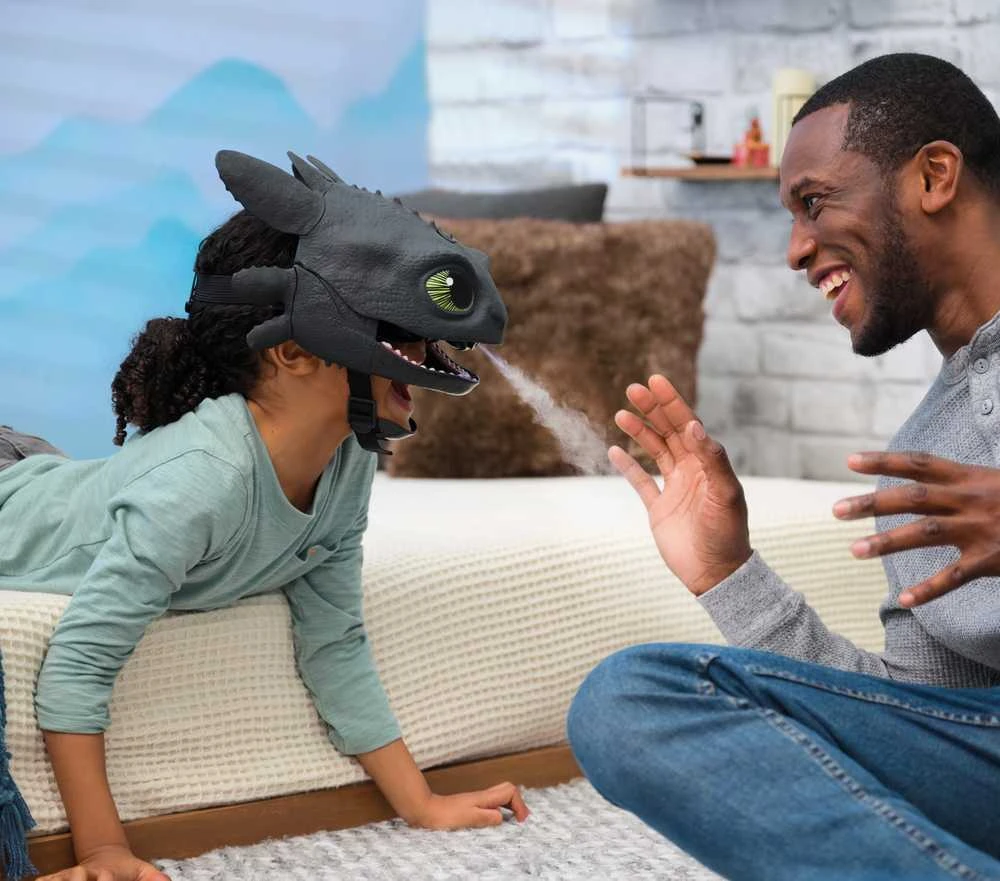 Spin Master DRAGONS Slibino kaukė su garso efektais