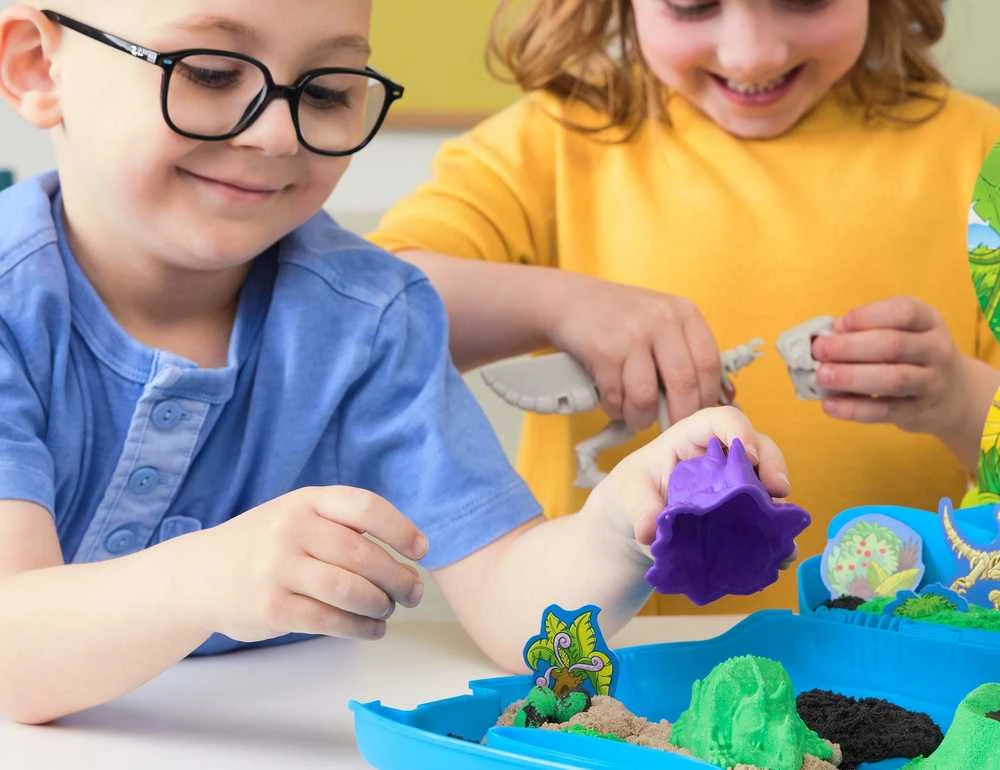 Spin Master KINETINIS SMĖLIS T-REX DINOZAURŲ KASIMAS SU Skeleto PRIEDAIS