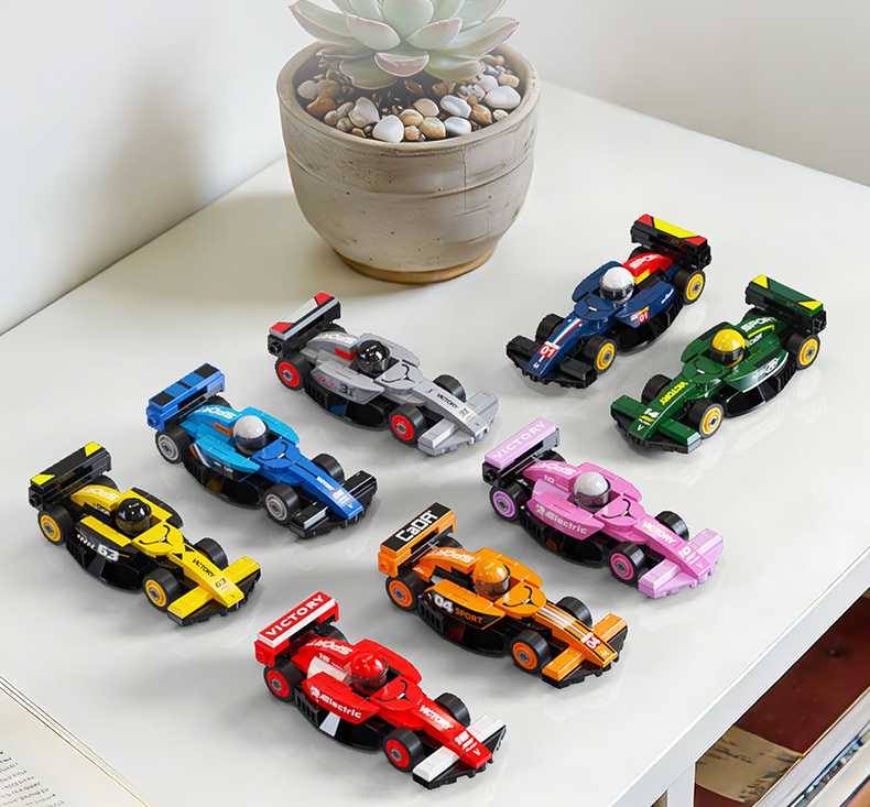 Konstrukciniai kaladėlės CaDA rinkinys 8 lenktyninių automobilių Circuit Racing Car 560 elementų