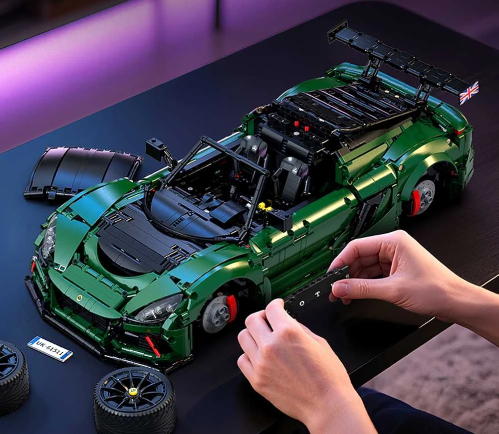 CaDA konstruktoriaus kaladėlės Automobilis 54 cm miesto automobilis Lotus Exige taurė 430 tamsiai žalia transporto priemonė 3730 detalių