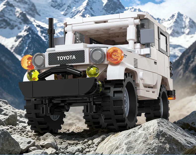 Konstruktoriaus kaladėlės CaDA Visureigis Toyota Land Cruiser FJ40 1:24 374 elementai C55042W