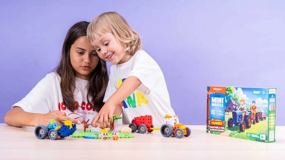 MARIOINEX Mini vaflių ūkininko kaladėlės Traktoriai ir šauni pieva, 110 detalių