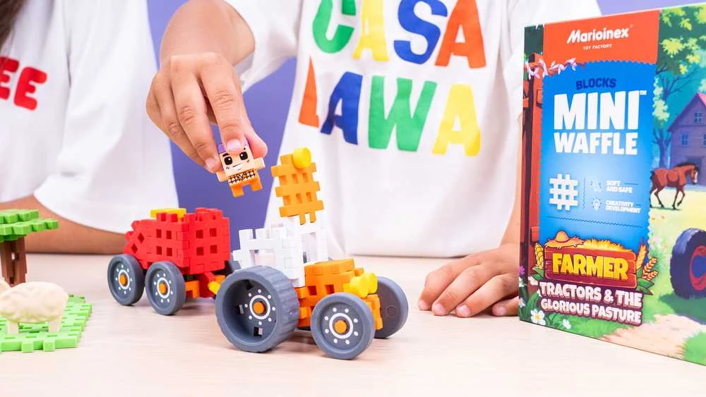 MARIOINEX Mini vaflių ūkininko kaladėlės Traktoriai ir šauni pieva, 110 detalių