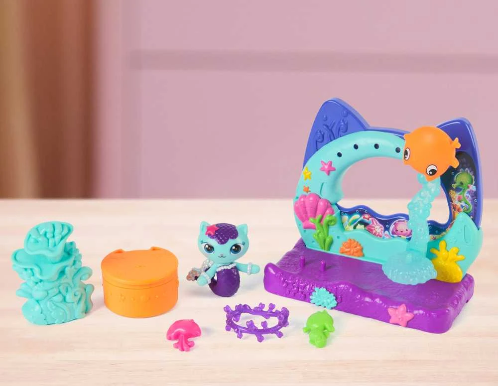 Spin Master Gabby's Dollhouse Gabby kino balkonas – supynės ir maudynės (6074163)