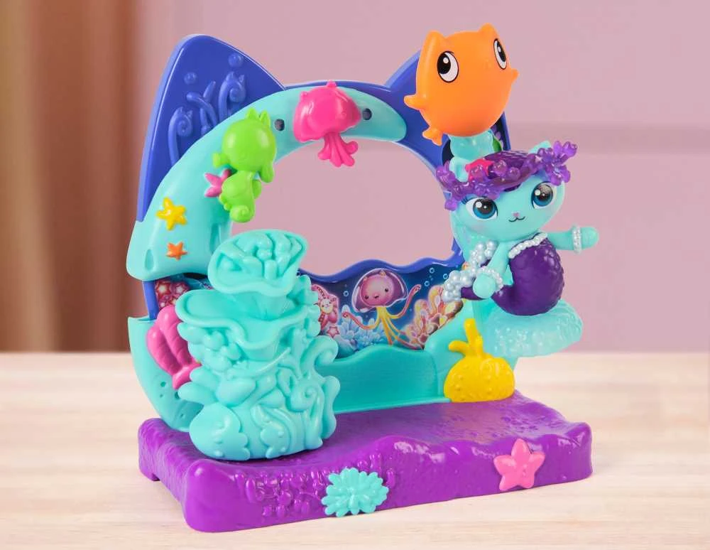 Spin Master Gabby's Dollhouse Gabby kino balkonas – supynės ir maudynės (6074163)