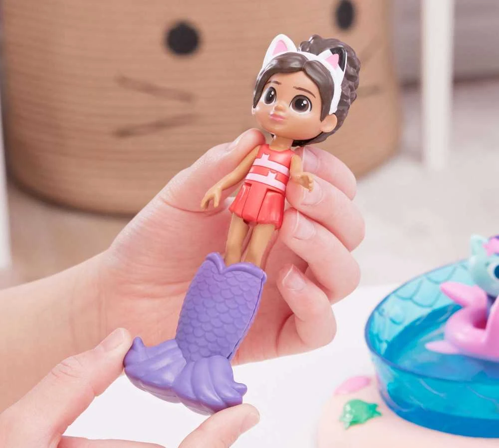 Spin Master Gabby's Dollhouse „Gabi's Cat House Pool Fun“ figūrėlių rinkinys 6067878 WB3
