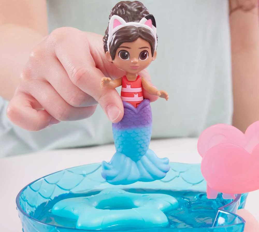 Spin Master Gabby's Dollhouse „Gabi's Cat House Pool Fun“ figūrėlių rinkinys 6067878 WB3
