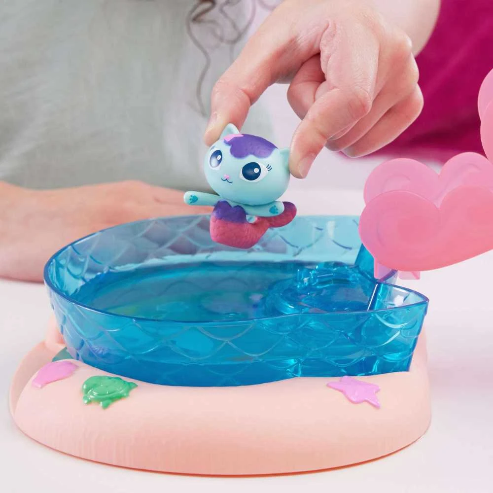 Spin Master Gabby's Dollhouse „Gabi's Cat House Pool Fun“ figūrėlių rinkinys 6067878 WB3