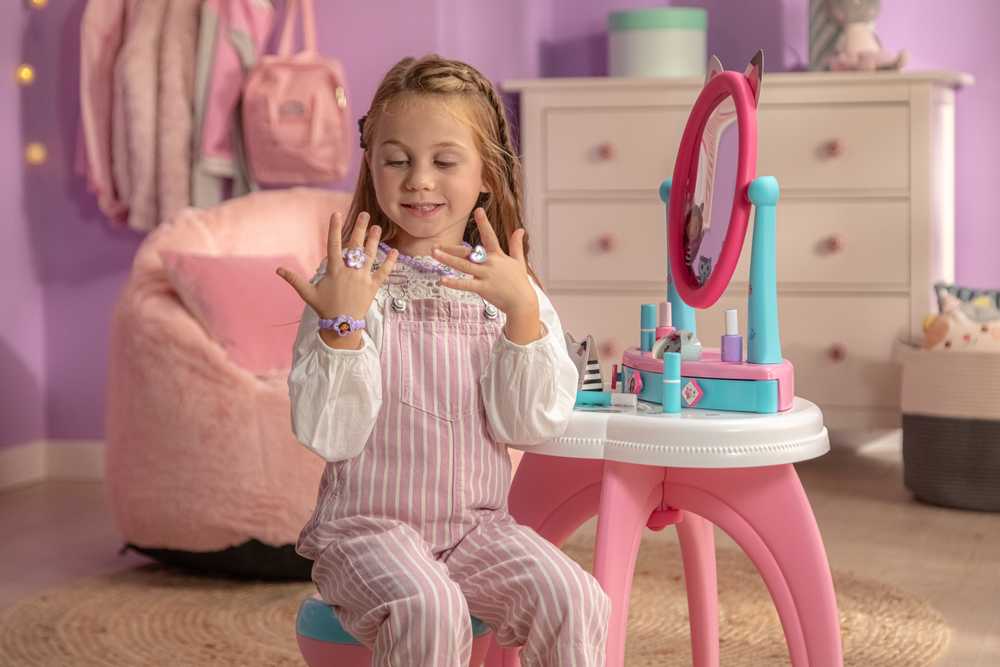 Smoby Vaikiška kosmetikos staliukas su veidrodžiu Gabi 2in1