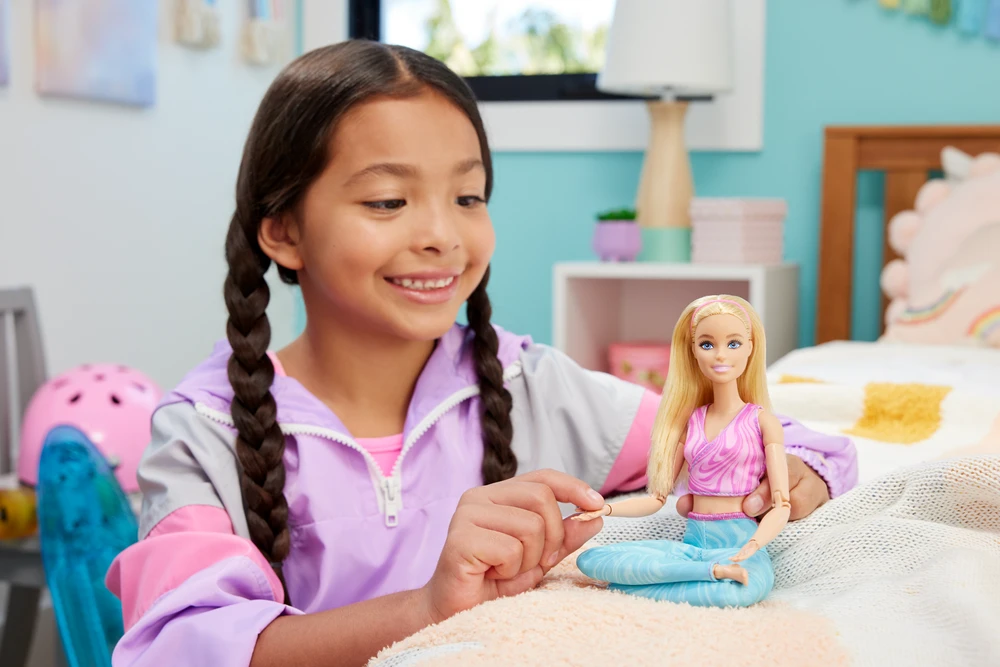 Mattel Made to Move Barbie Doll Skirtas šviesiems plaukams Hair (HRH27) | Mattel