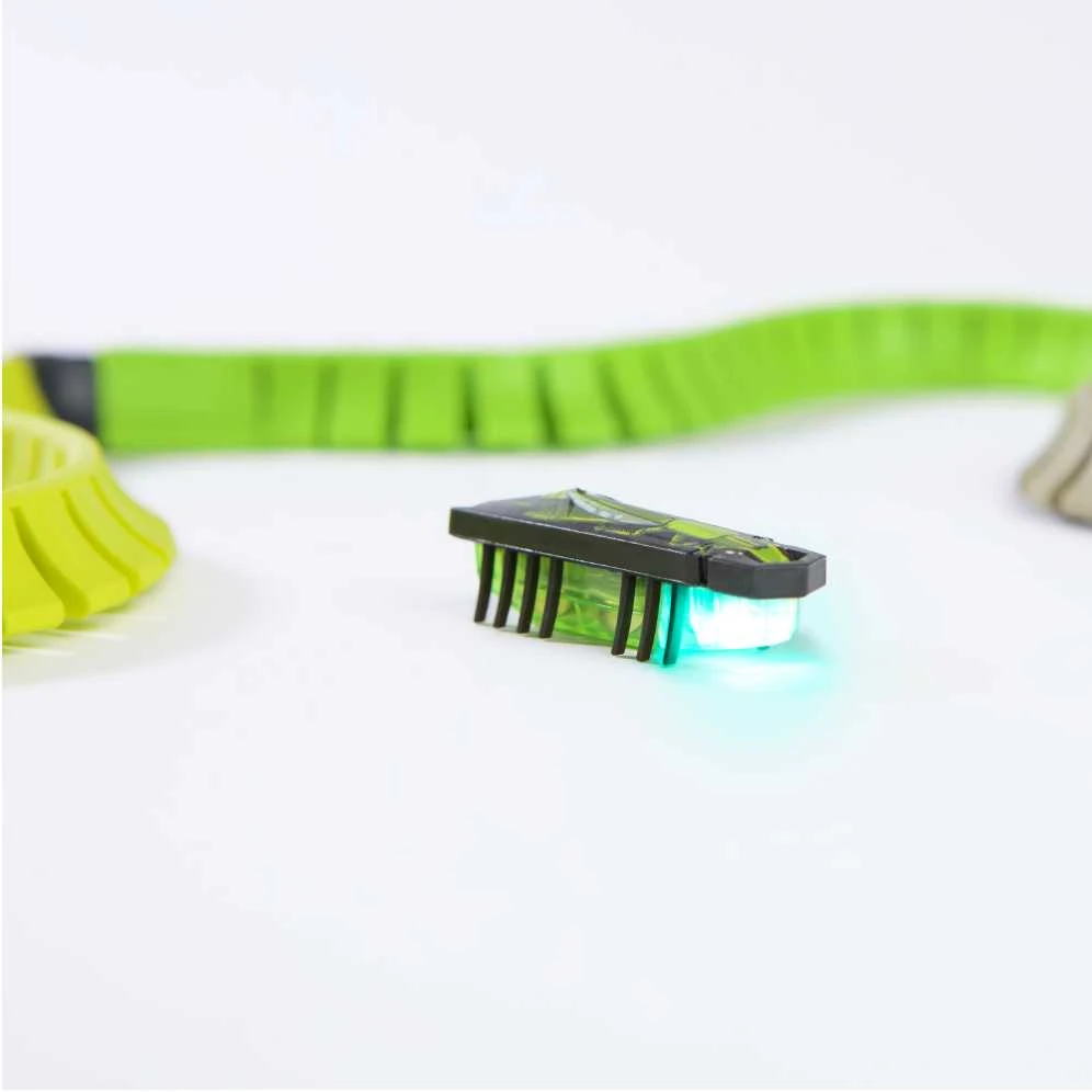 Hexbots Hexbug Nano Flash tarakonų robotas „Žaliasis kirminas + takelio pradinis rinkinys“