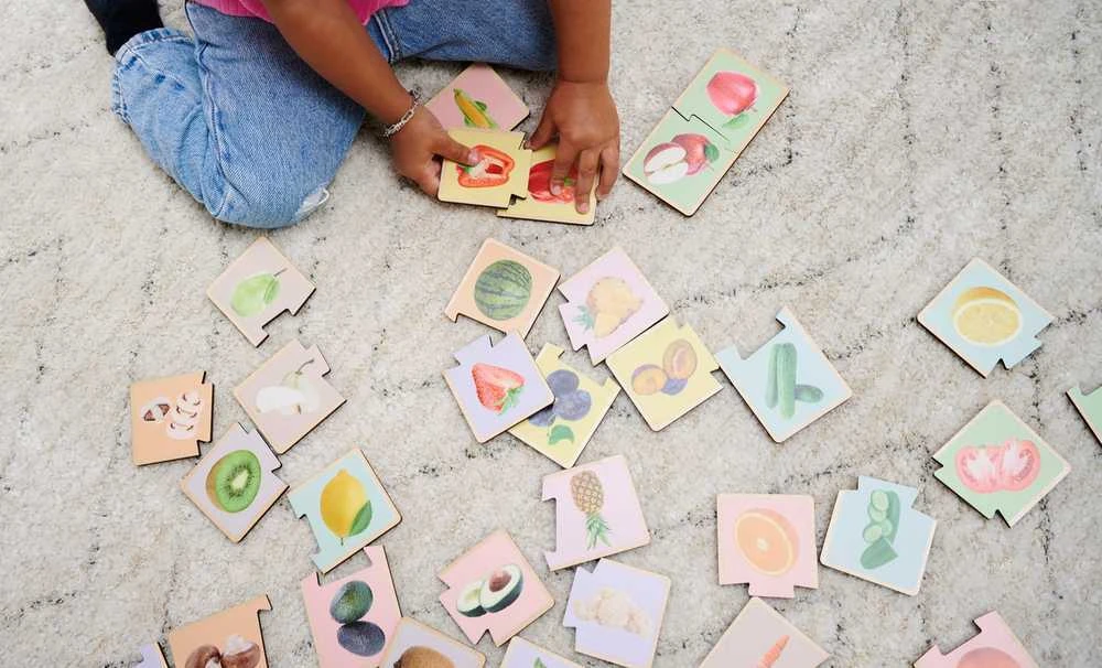 KIK Montessori spalvinga medinė dėlionė Vaisiai ir daržovės 34 detalės