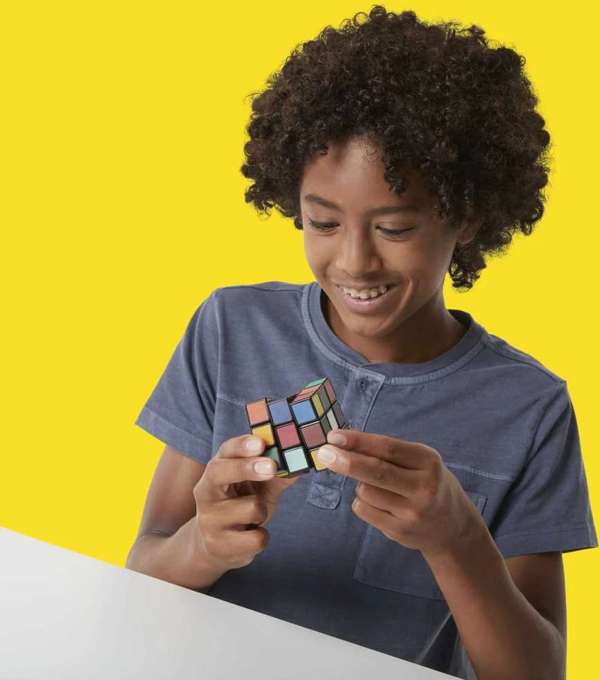 Spin Master RUBIK'S CUBE 3x3 Impossible - 6063974 - Rubiko kubas labai sudėtingas, spalva keičiasi priklausomai nuo kampų