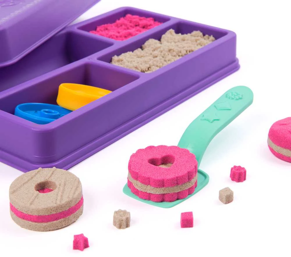 Spin Master Kinetic Sand Kinetinis smėlis – sausainių dėžutė – (6071549)