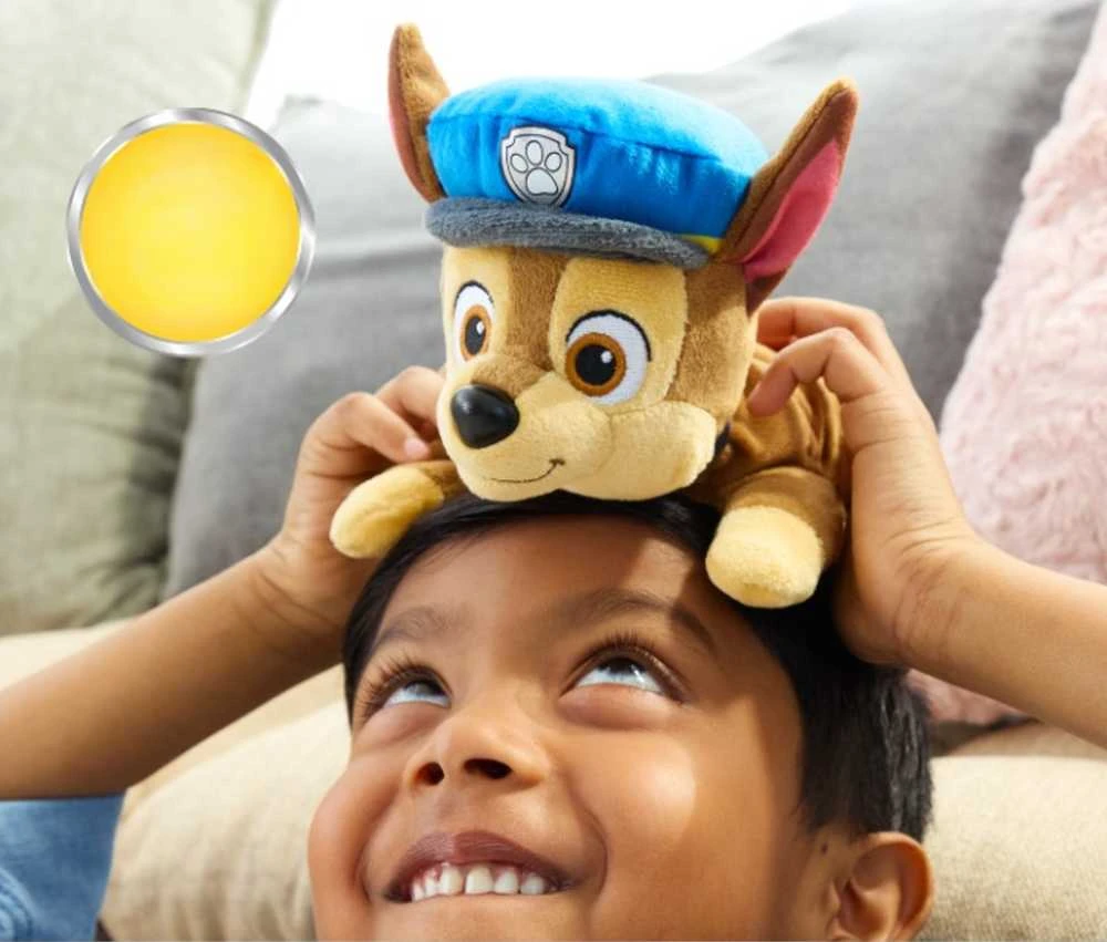 Spin Master Paw Patrol ginklo kepurė ir antkaklis pliušinis žaislas 20 cm - Chase