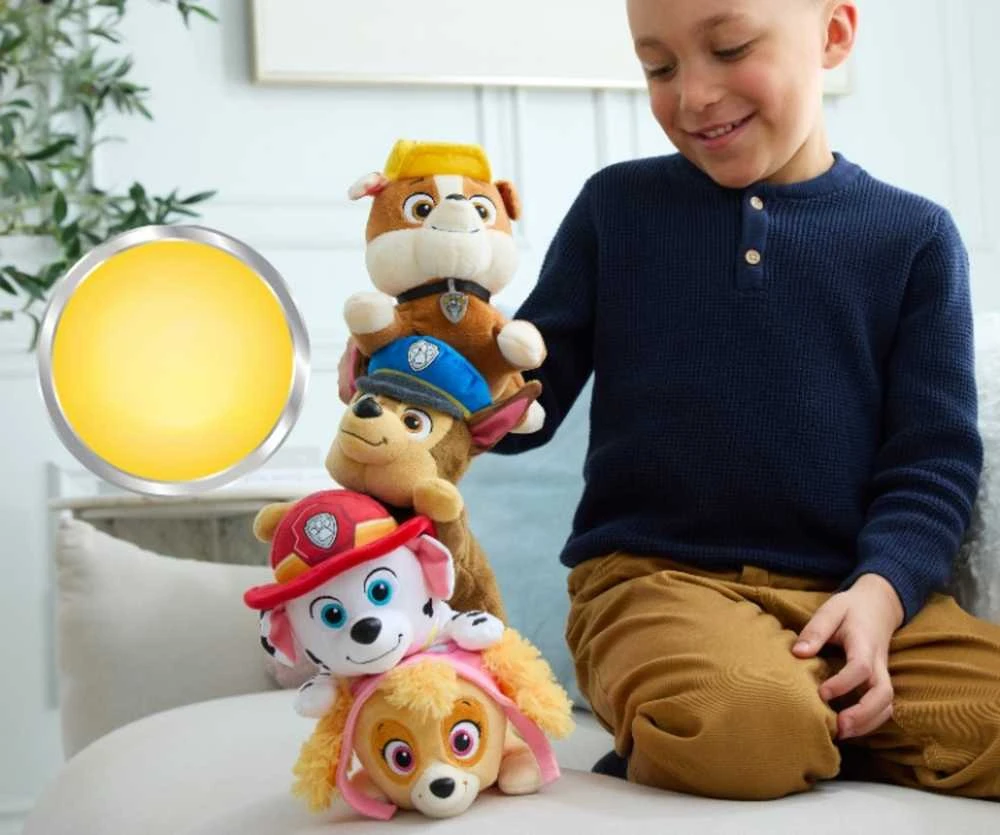 Spin Master Paw Patrol ginklo kepurė ir antkaklis pliušinis žaislas 20 cm - Chase