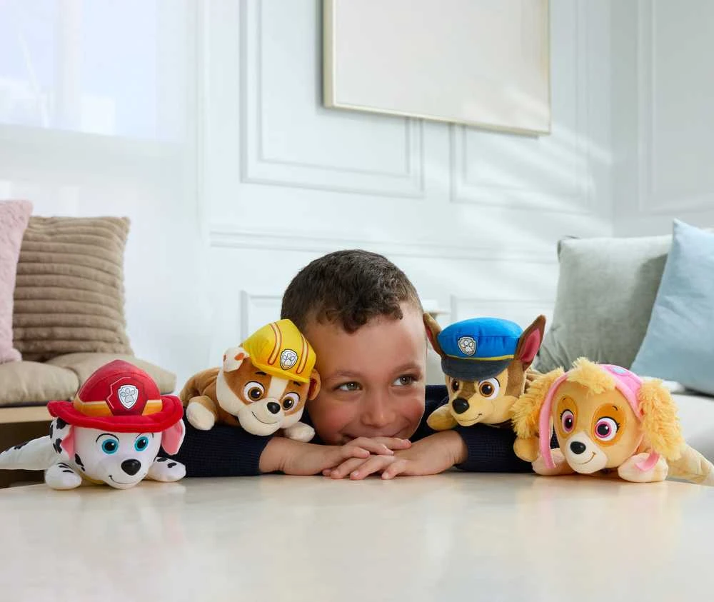 Spin Master Paw Patrol ginklo kepurė ir antkaklis pliušinis žaislas 20 cm - Chase