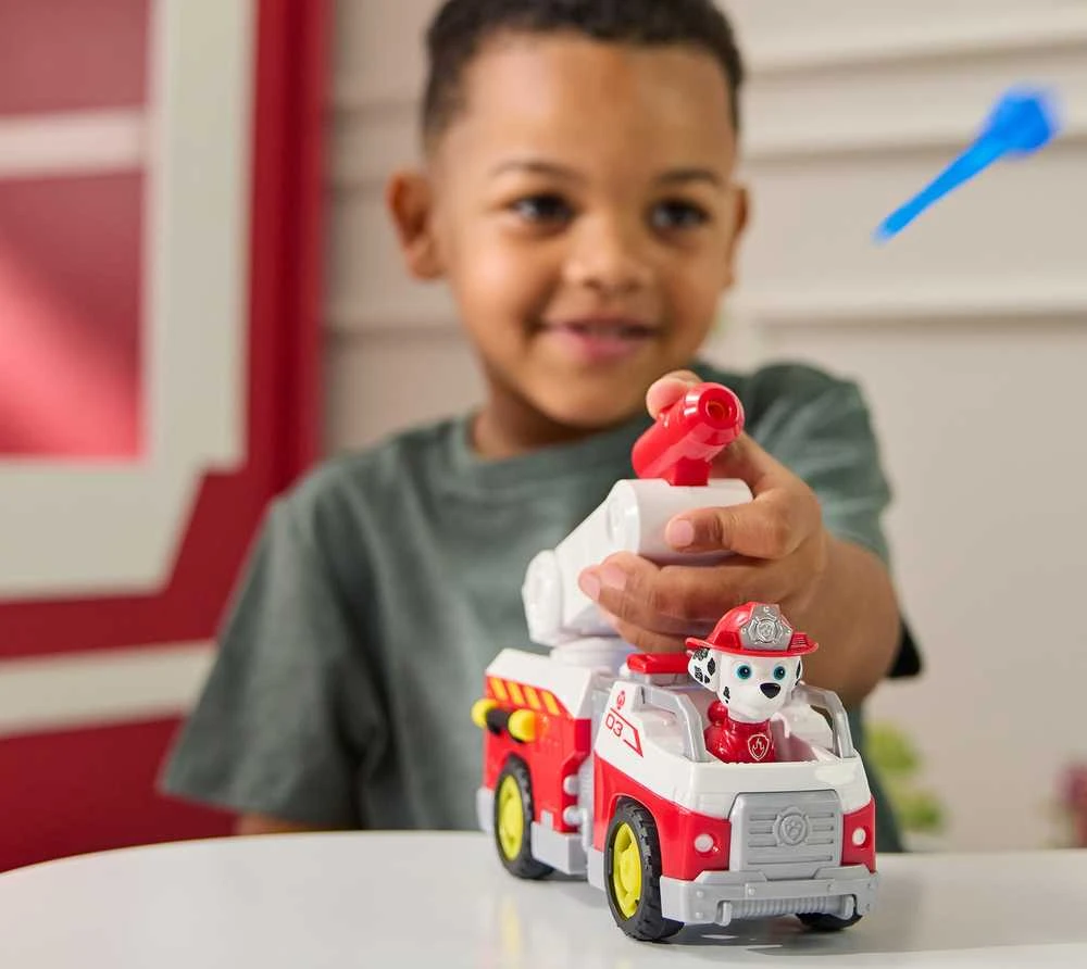 „Paw Patrol“ ugniagesių gelbėjimo automobilis su Maršalo gaisrinės mašinos figūrėle ir vandens raketomis