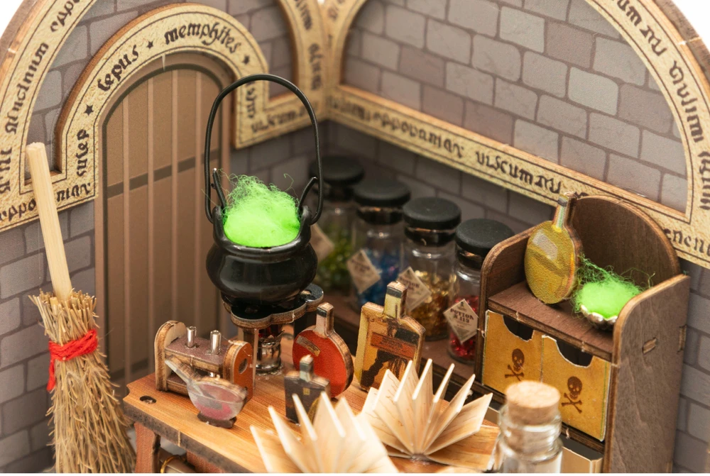 Puremind Harry Potter Sulankstomas medinis modelis scena Lekcje Eliksirów 3D DIY dėlionė