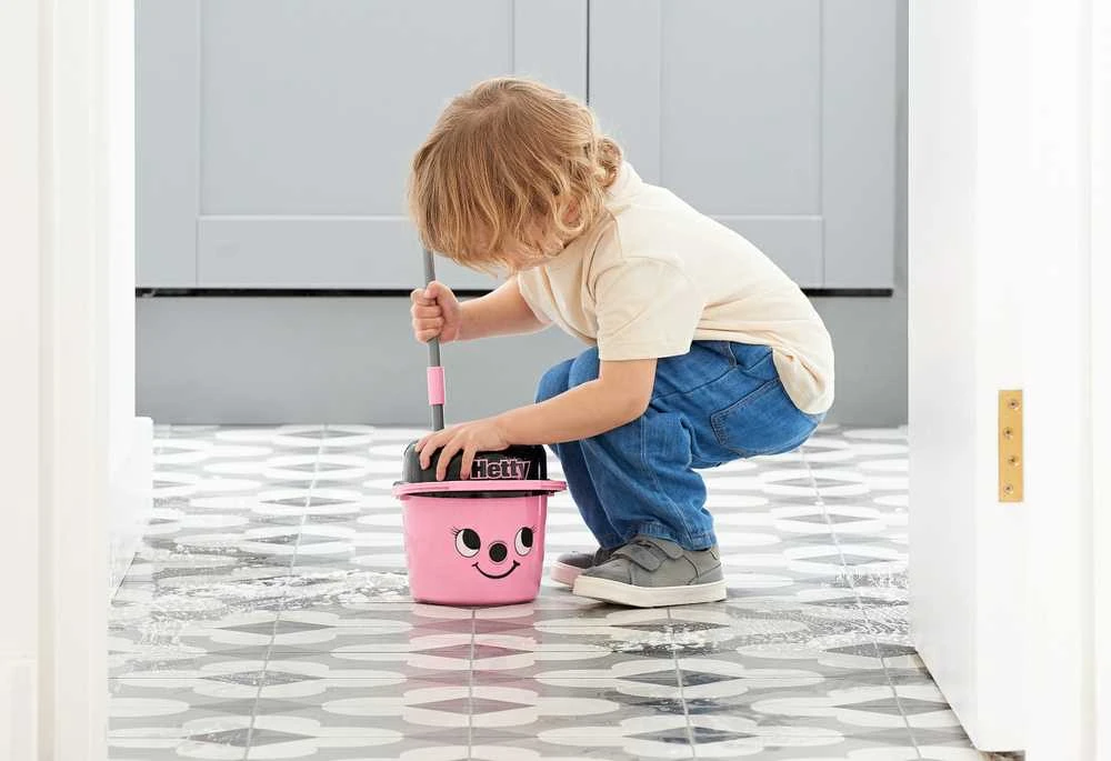 Rinkinys Valymo Šluostė Ir Kibiras Hetty Vaikams Casdon 42 cm