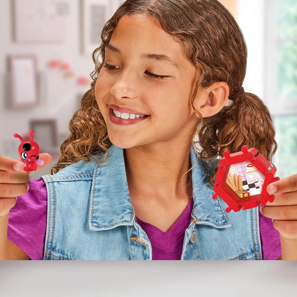Rinkinys Miraculous Biedronka i Juodas Kot Shack Stack Surprise Mini Domek su Figurką Kwami i Akcesoriami