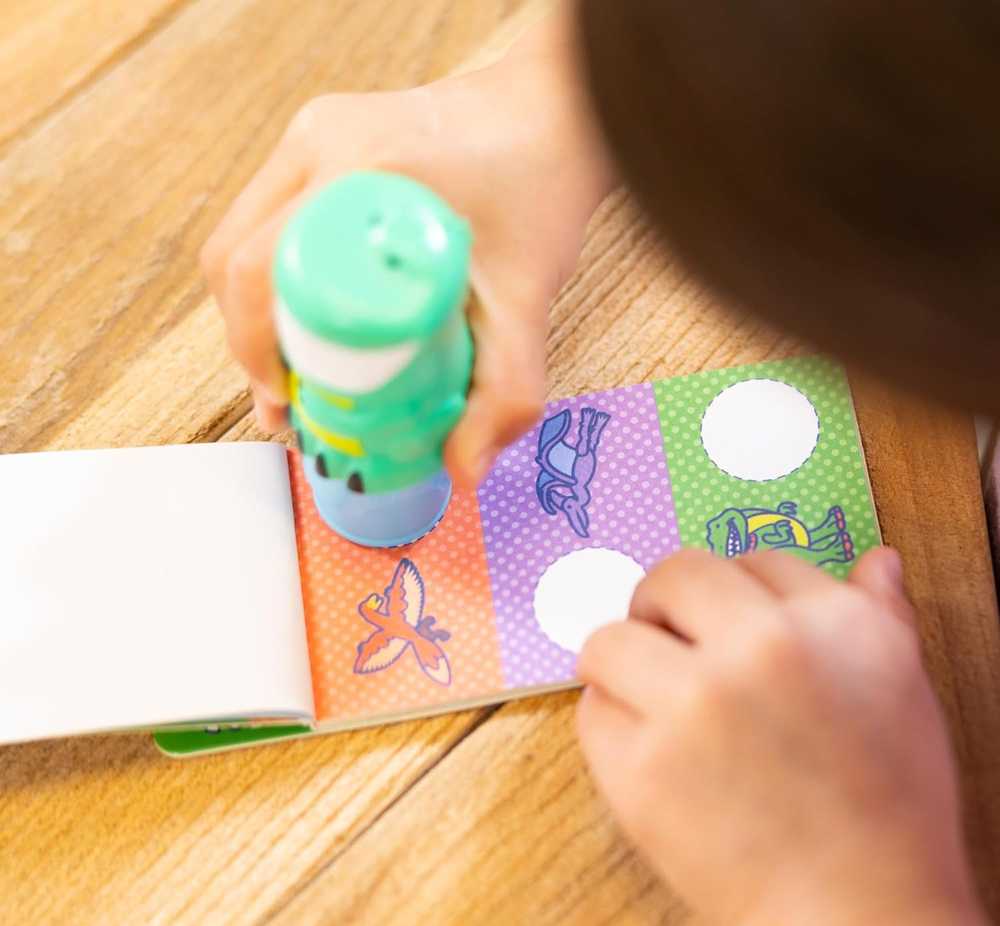 Papildymo rinkinys Sticker Wow Dinozaurai 200 lipdukų Melissa & Doug