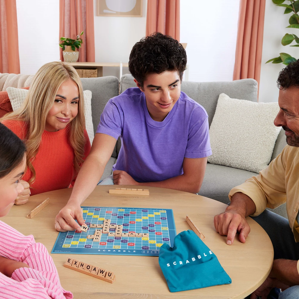 Mattel Scrabble medinės plytelės (JGR65)