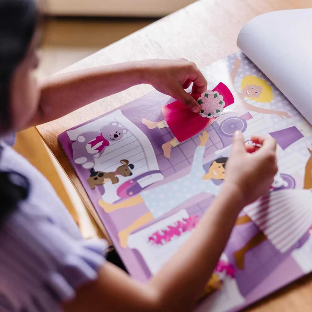 MELISSA & DOUG Daugkartinio naudojimo lipdukų knygelė „Aprenk mane“