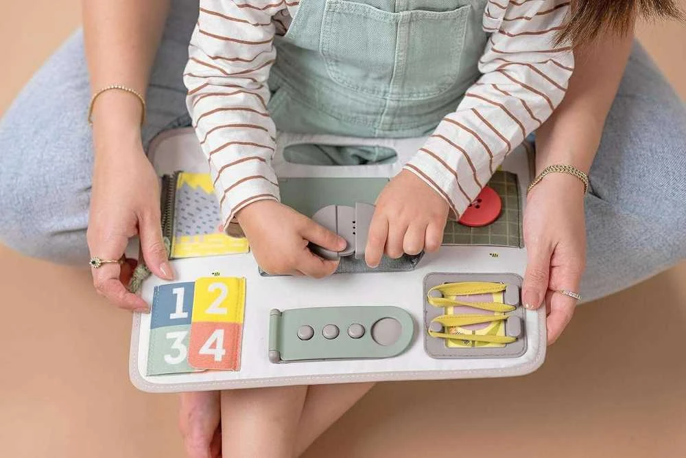 Taf Toys Žaidimų stalas su veikla Sodas