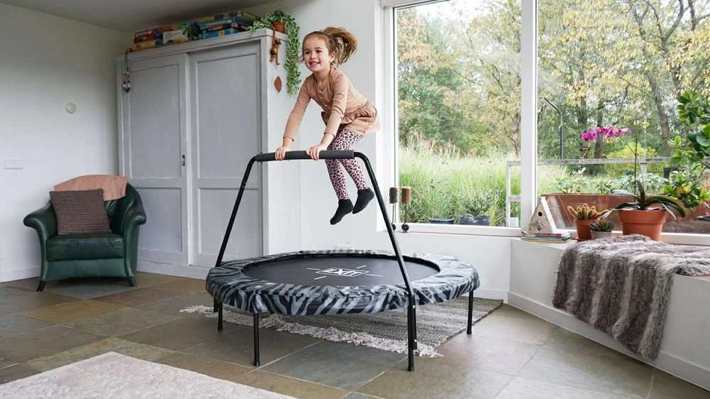 EXIT Tiggy Junior trampoline with bar ø140cm - juodas/žalias