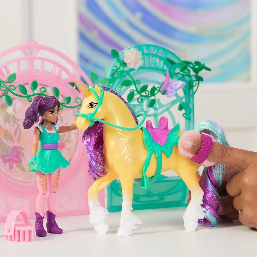 Spin Master Unicorn Academy Vienaragio akademija – Ava ir lapų prekystalio žaidimų rinkinys – (6072051)