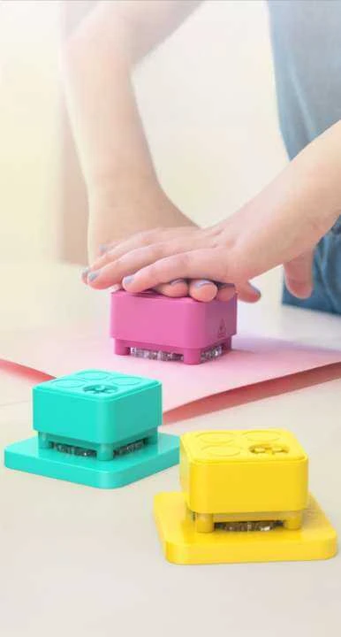 Žaislinis reguliuojamas skylučių perforatorius Hole Puncher mėlynas biuro reikmenys CaDA 108 dalys