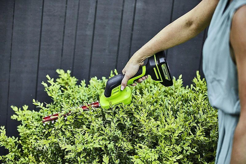 Greenworks G24SHTK2 akumuliatorinės gyvatvorių žirklės