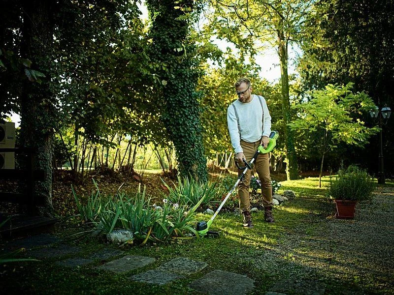 Greenworks styginė žoliapjovė ir krūmapjovė viename 40V GD40BCK4 (su 4Ah akumuliatoriumi)