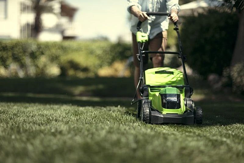 Greenworks G40LM41K4 žoliapjovė  41cm 40V (su 4Ah akumuliatoriumi ir krovikliu)
