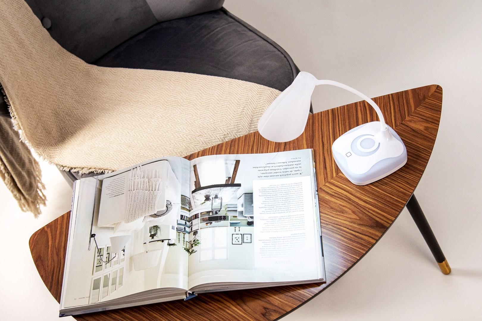 Activejet LED desk lamp AYE-CLASSIC PLUS baltas
