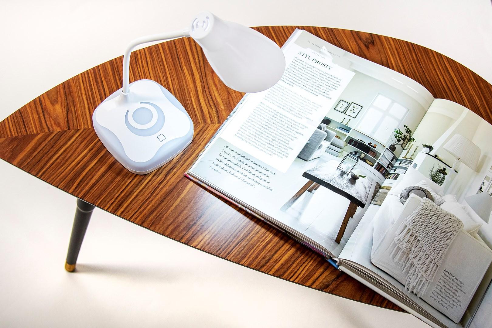 Activejet LED desk lamp AYE-CLASSIC PLUS baltas