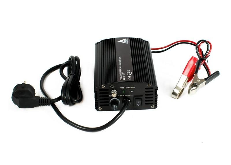 AZO Digital 12 V tinklo įkroviklis BC-10 10A akumuliatoriams (230V/12V) 3 įkrovimo pakopų