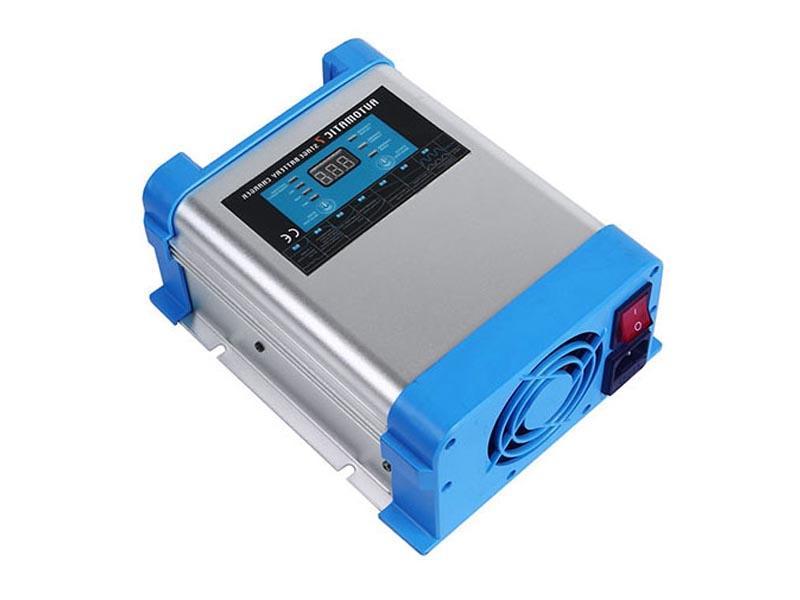 AZO Digital 12V tinklo įkroviklis BC-40 PRO 40A akumuliatoriams (230V/12V) LCD ekranas 7 pakopų įkrovimas