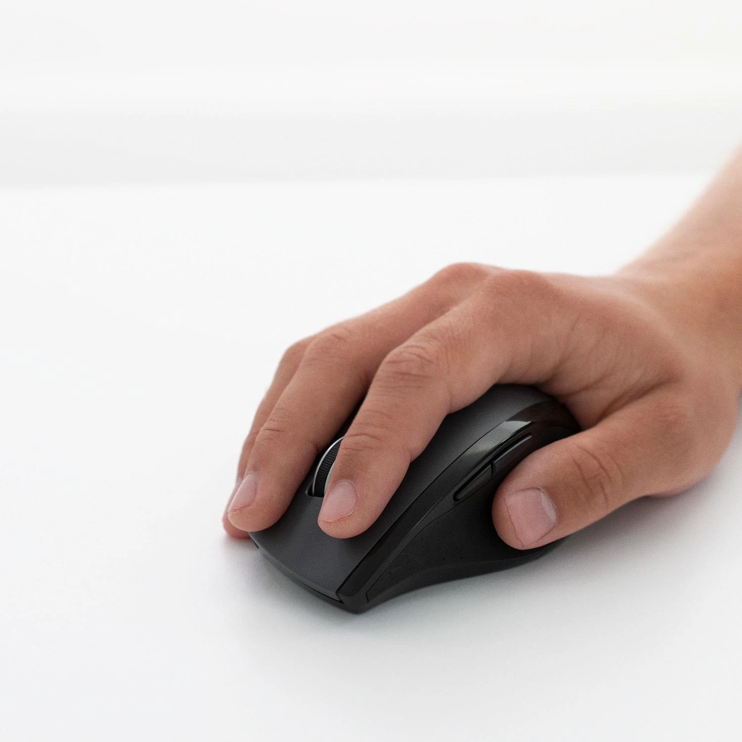 Belaidė pelė Logitech M705