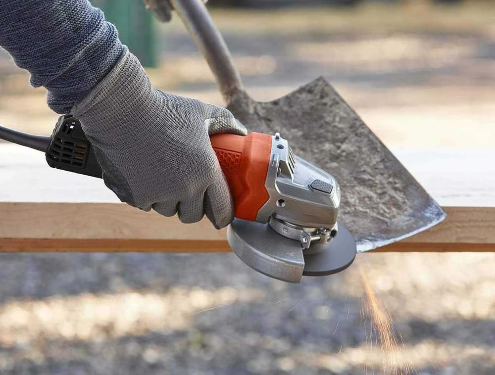 Black & Decker Juodas + DECKER KAMPINIS ŠLIUOTUVAS 115 mm 750 W BEG110