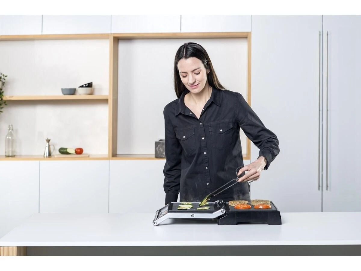 Black & Decker juodas+decker Electric grill Juodas & Decker BXGR2200E (2200W)