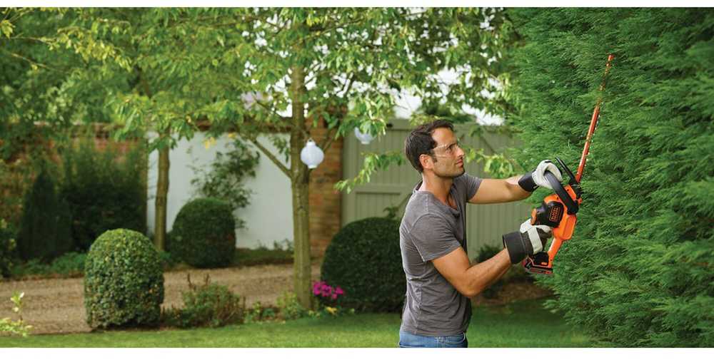 Black &amp; Decker Juodas &amp; Decker Gyvatvorių žirklės Juodas &amp; Decker GTC18502PC-QW; 18 V; 1x2,0 Ah; 50 cm ilgio; akumuliatorinės