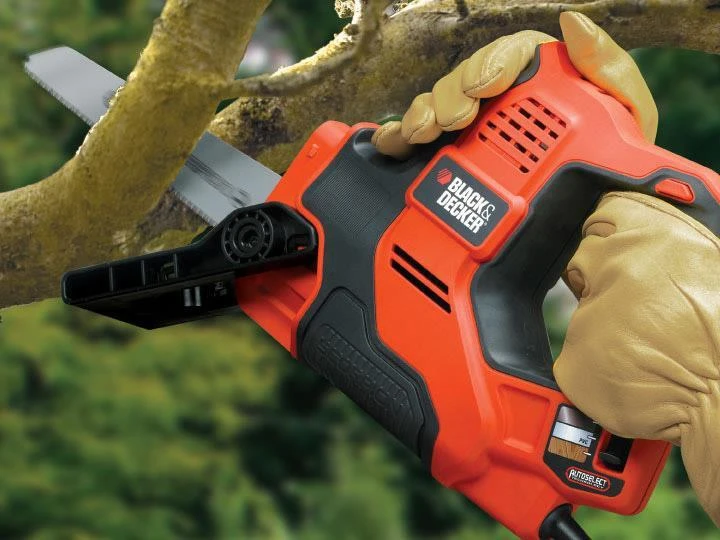 Black & Decker Juodas+DECKER tiesinis pjūklas 500W /RS890K