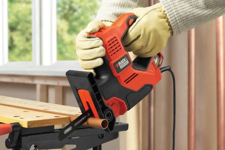 Black & Decker Juodas+DECKER tiesinis pjūklas 500W /RS890K