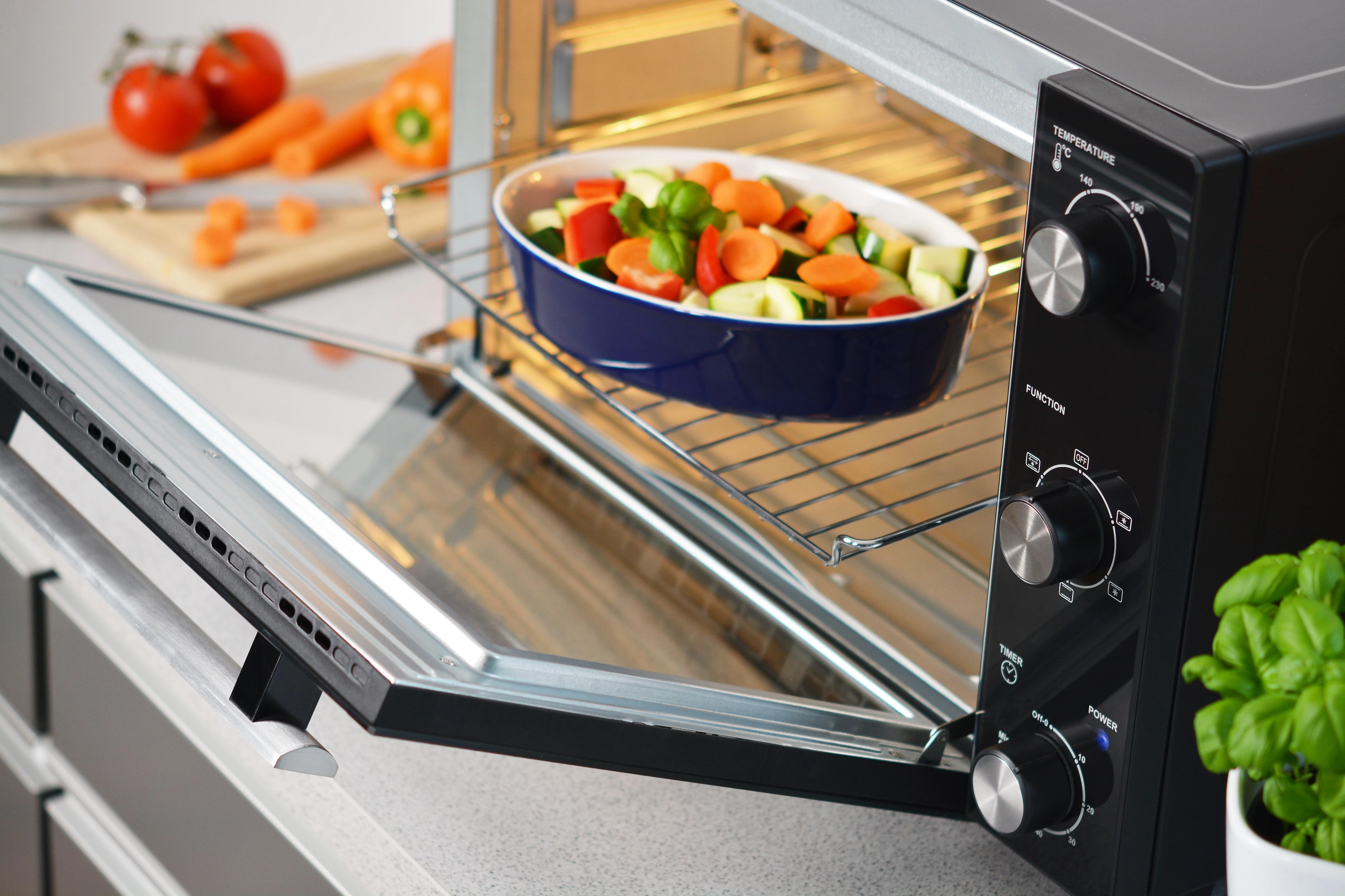 Mikrobangų krosnelė Mini orkaitė Blaupunkt EOM601 (Knob, 1800 W, juodos spalvos)