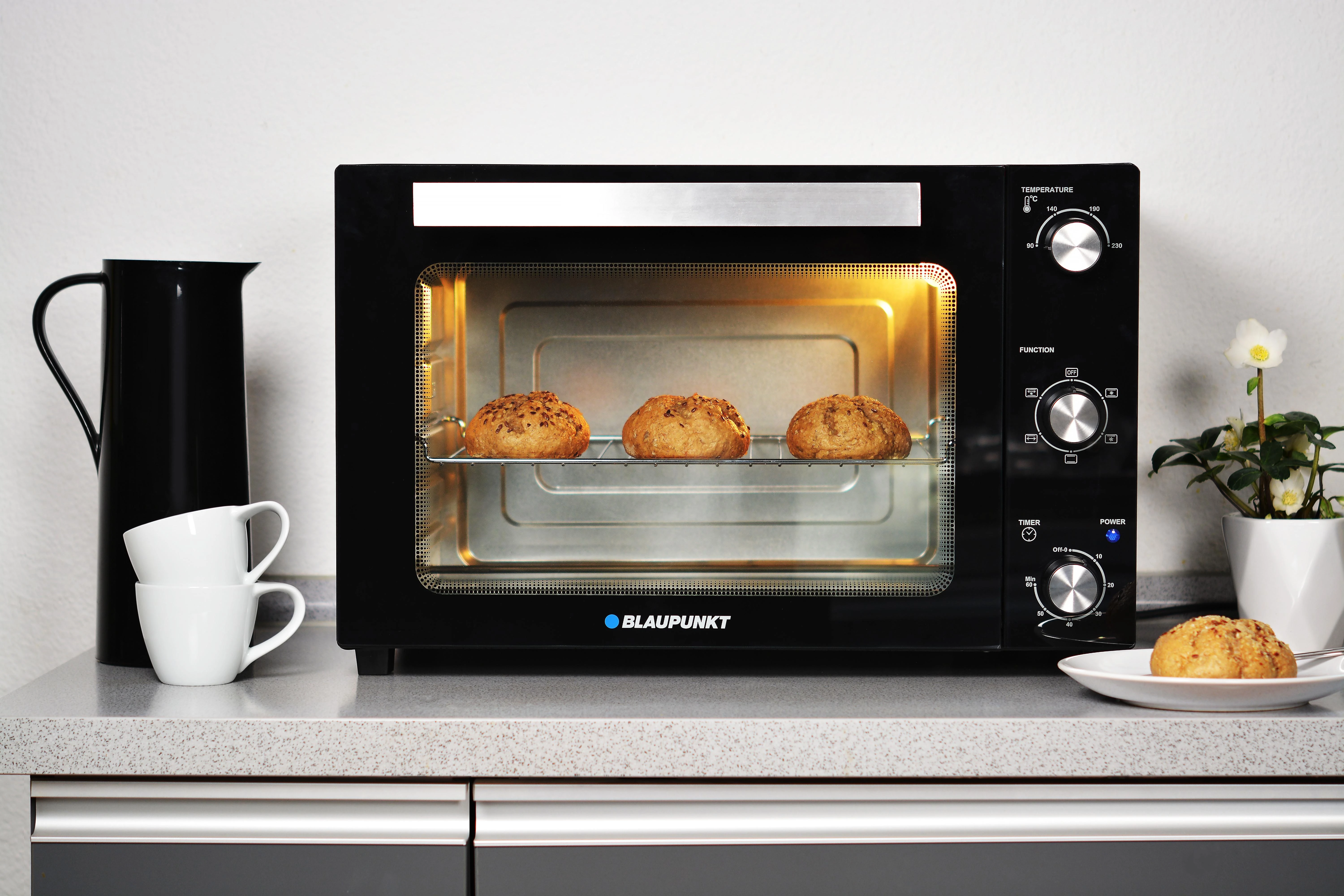 Mikrobangų krosnelė Mini orkaitė Blaupunkt EOM601 (Knob, 1800 W, juodos spalvos)