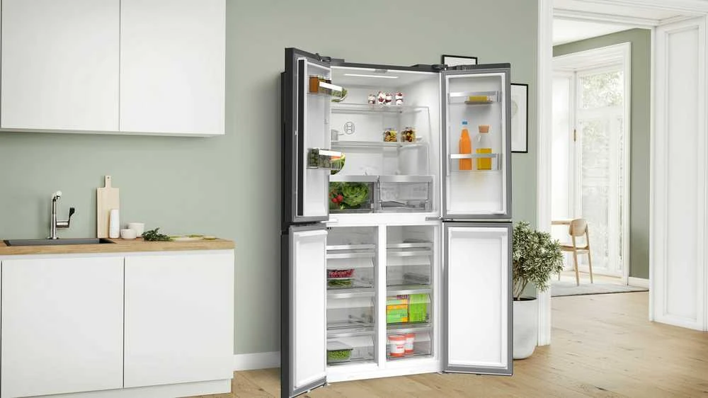 Bosch Series 4 KMC85LBEA šoninis šaldytuvas Laisvai pastatomas 547 L E Juodas